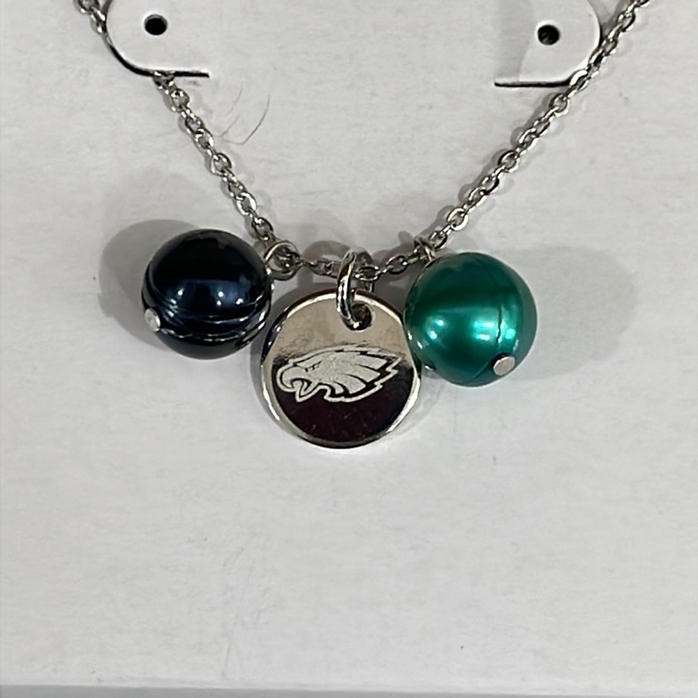Philadelphia EAGLES NFL Game Day Cultured PEARLS & LOGO NECKLACE 18" by Honora - Picture 2 of 7